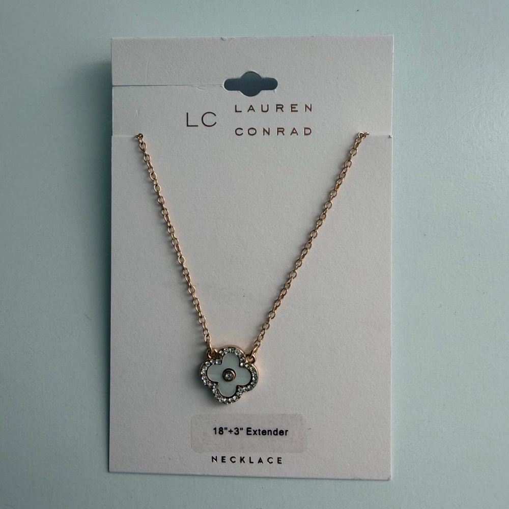 🌸LC Lauren Conrad GoldTone Pendant Necklace